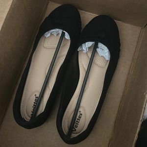 Black slippers New